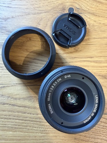 Sigma dn per sony - f2.8,