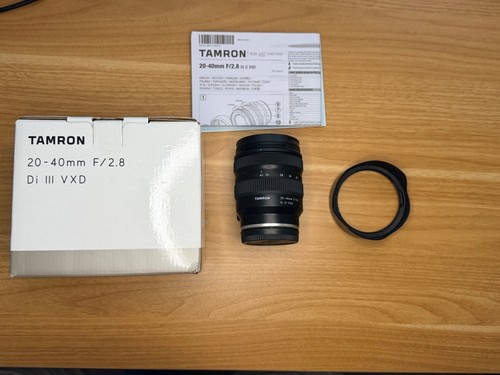Tamron 40mm di iii - f2.8,